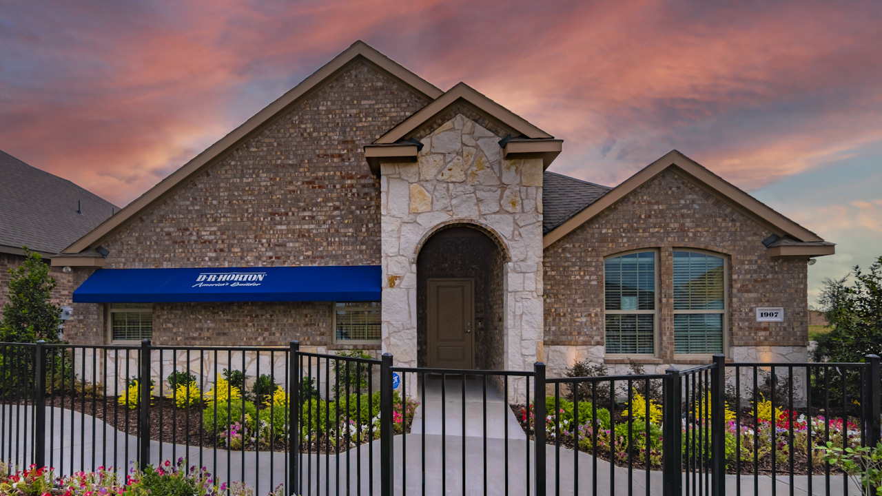 New Homes in Sutton Fields Aubrey, Texas D.R. Horton