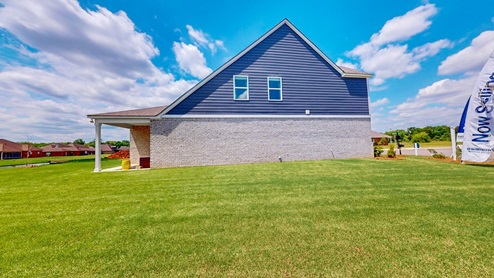 Exterior of Midland model home.