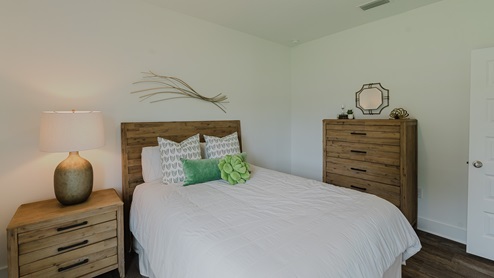 Secondary bedroom with one window.