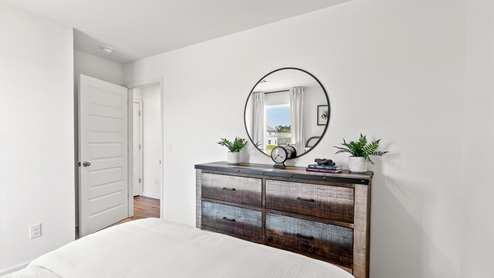 Visit Sandy Pines by D.R. Horton, our new home community in Tuscaloosa, Alabama! Located just minutes away from the University of Alabama and Shelton State Community College in Moundville, AL, making this a great place for potential homebuyers with a commute to these college towns. Moundville is filled with a rich archeological history as well and offers places to hike for outdoor adventurers. Sandy Pines is conveniently situated right off AL-69 S, offering quick access to all the fine dining, shopping, and entertainment Tuscaloosa has to offer.