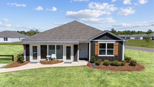 Visit Sandy Pines by D.R. Horton, our new home community in Tuscaloosa, Alabama! Located just minutes away from the University of Alabama and Shelton State Community College in Moundville, AL, making this a great place for potential homebuyers with a commute to these college towns. Moundville is filled with a rich archeological history as well and offers places to hike for outdoor adventurers. Sandy Pines is conveniently situated right off AL-69 S, offering quick access to all the fine dining, shopping, and entertainment Tuscaloosa has to offer.