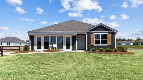 Visit Sandy Pines by D.R. Horton, our new home community in Tuscaloosa, Alabama! Located just minutes away from the University of Alabama and Shelton State Community College in Moundville, AL, making this a great place for potential homebuyers with a commute to these college towns. Moundville is filled with a rich archeological history as well and offers places to hike for outdoor adventurers. Sandy Pines is conveniently situated right off AL-69 S, offering quick access to all the fine dining, shopping, and entertainment Tuscaloosa has to offer.