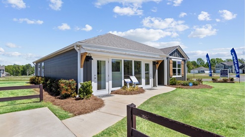 Visit Sandy Pines by D.R. Horton, our new home community in Tuscaloosa, Alabama! Located just minutes away from the University of Alabama and Shelton State Community College in Moundville, AL, making this a great place for potential homebuyers with a commute to these college towns. Moundville is filled with a rich archeological history as well and offers places to hike for outdoor adventurers. Sandy Pines is conveniently situated right off AL-69 S, offering quick access to all the fine dining, shopping, and entertainment Tuscaloosa has to offer.