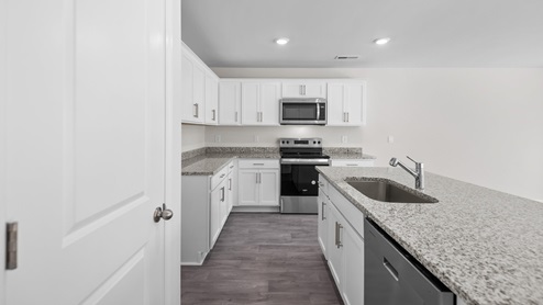 Freeport Kitchen with white cabinets