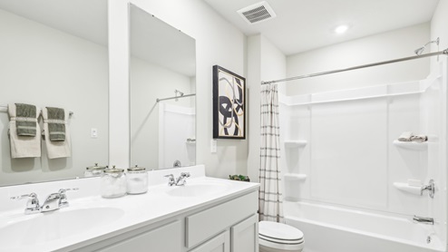 secondary full bathroom