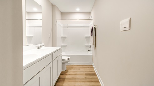 secondary full bathroom