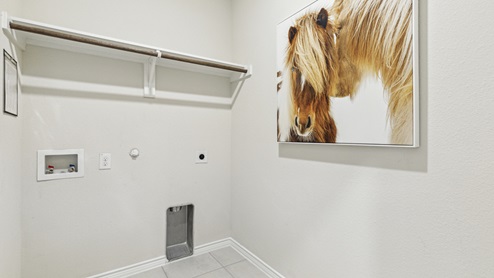 Utility room with hanging rod
