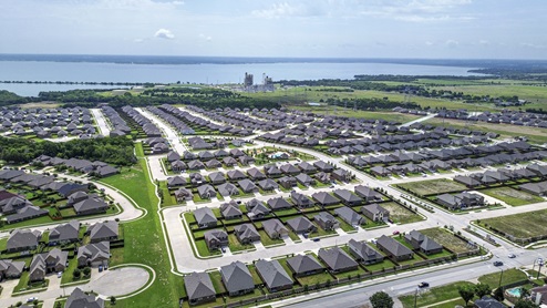 View of the community at Fireside by the Lake in Garland, Texas