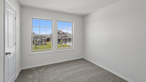 bedroom with closet