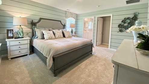 Large primary bedroom with en suite.