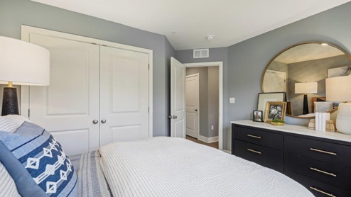 columbus townhome third floor secondary bedroom