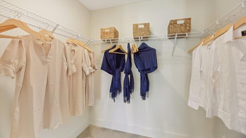 columbus townhome third floor primary bedroom closet