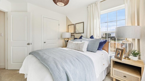 columbus townhome third floor secondary bedroom