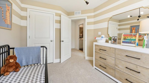 columbus townhome third floor secondary bedroom
