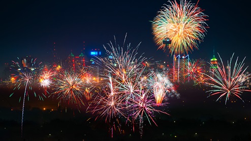 d.r. horton san antonio stonehill community downtown skyline fireworks show on new year's eve
