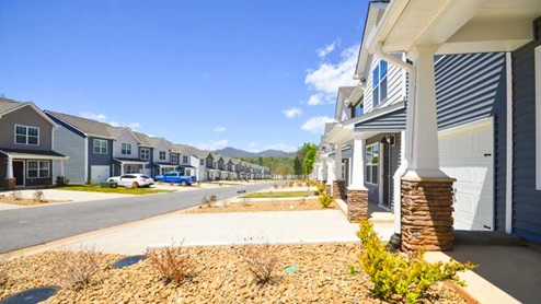 Front exterior at Aberdeen Place in Asheville, North carolina