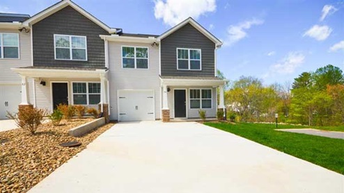 Front exterior at Aberdeen Place in Asheville, North carolina
