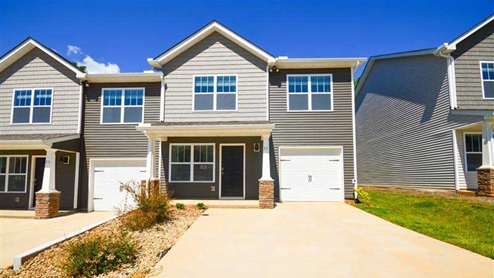 Front exterior at Aberdeen Place in Asheville, North carolina