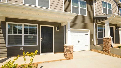 Front exterior at Aberdeen Place in Asheville, North carolina