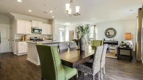 aisle dining room to kitchen and living room