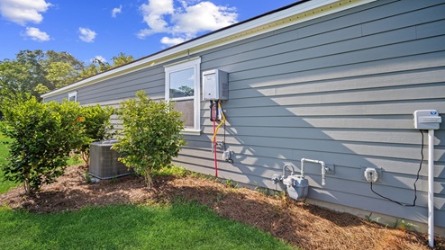Tankless hot water heater