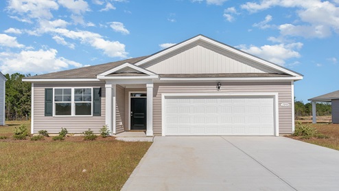 single story home with vinyl siding