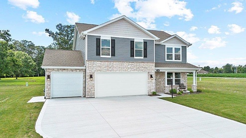 Parlor Bluffs Henley Model Exterior with Sterling Shake and black shutters.