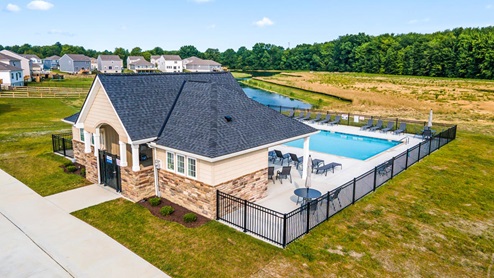 lakefield_poolhouse_pool