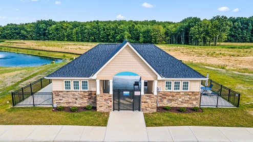 Lakefield_poolhouse
