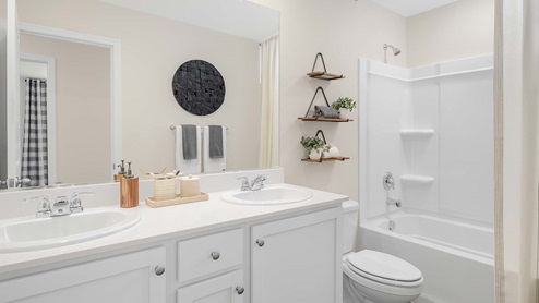 Harvest Hills II Cypress Plan Secondary Tub Bathroom