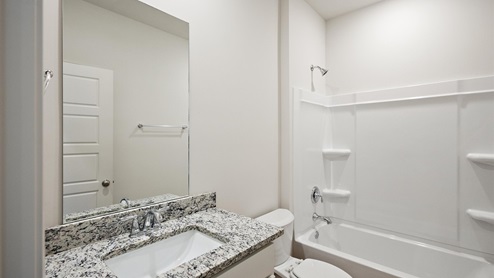 Single vanity bathroom with shower/tub combo