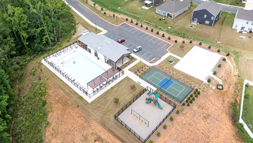 Amenities overview of lot.