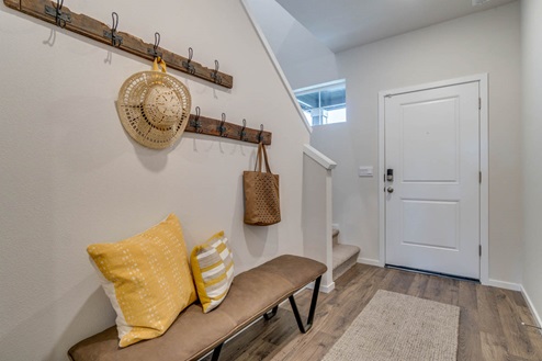 Marcola Meadows Entry hall with bench