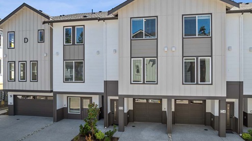 Exterior view of Bennett townhome model at Ivy Terrace