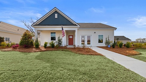 single story home with vinyl siding