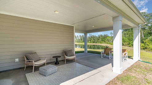 Covered patio Darby