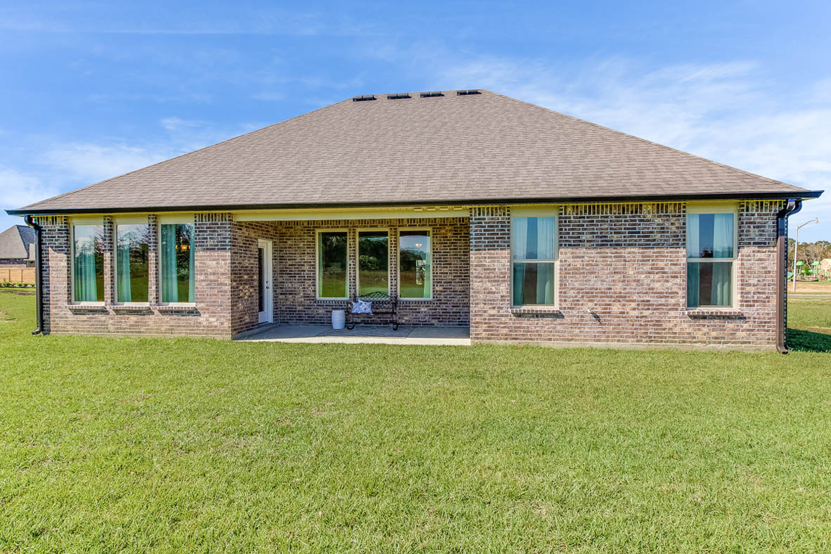 New Homes In Woodlands Cove Lafayette La D R Horton