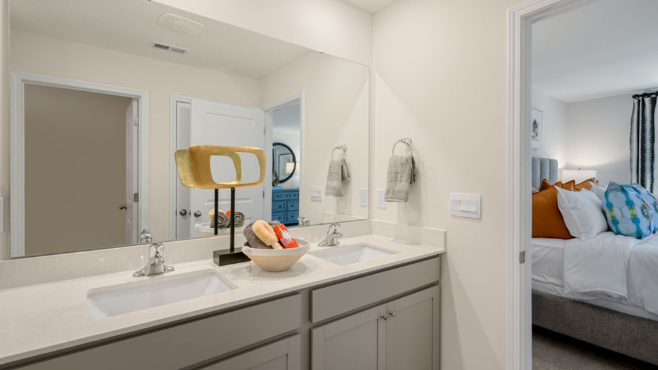 Secondary Full Bathroom