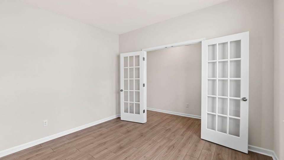 Flex room with window.