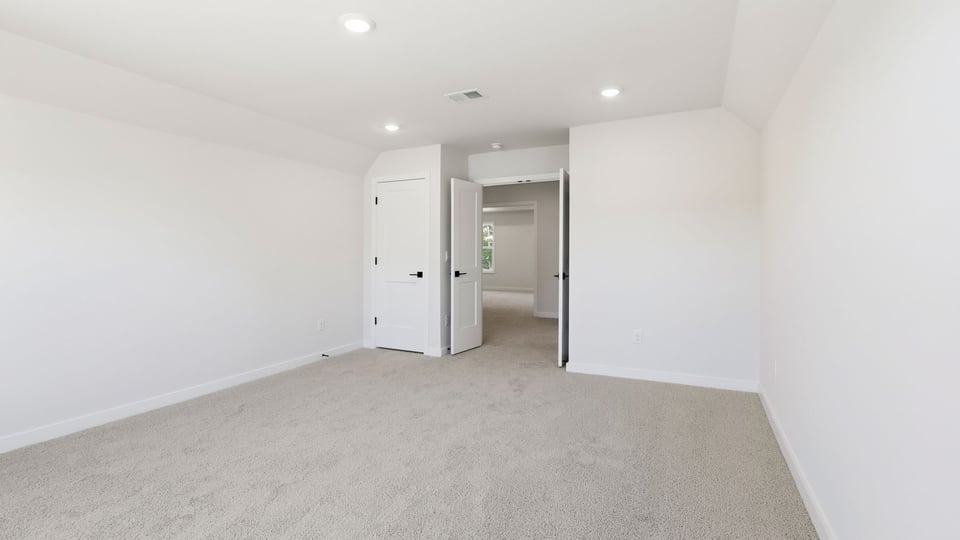 Flex room with window.