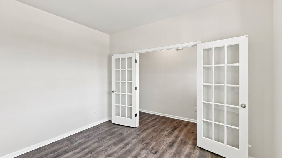 Flex room with windows.