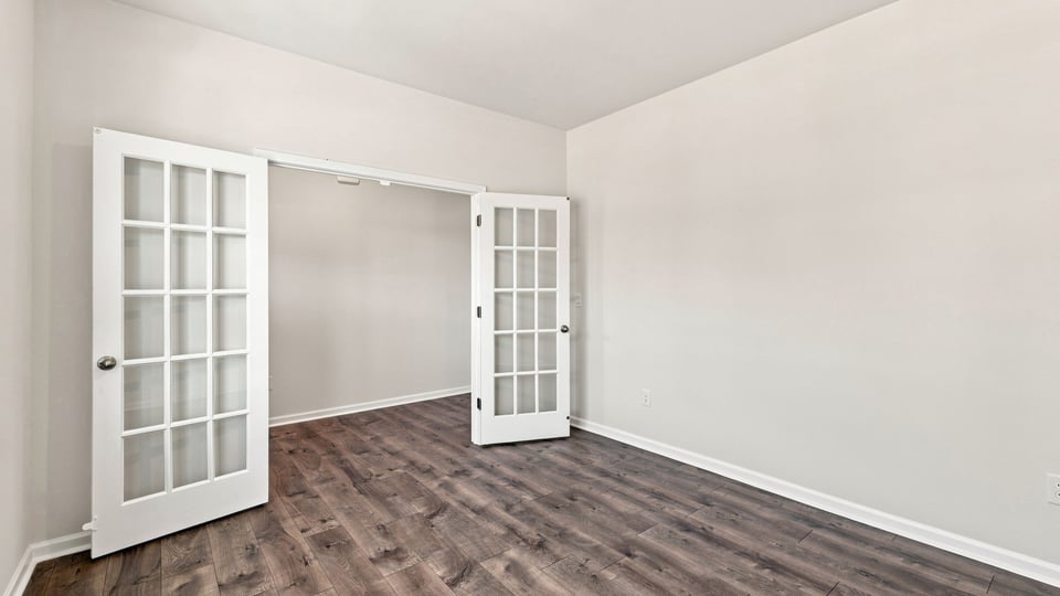 Flex room with windows.