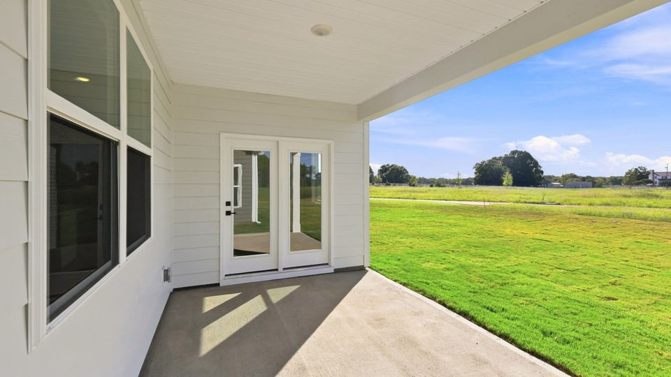 Foyer to kitchen.