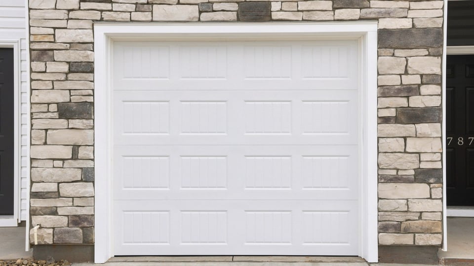 One car garage.