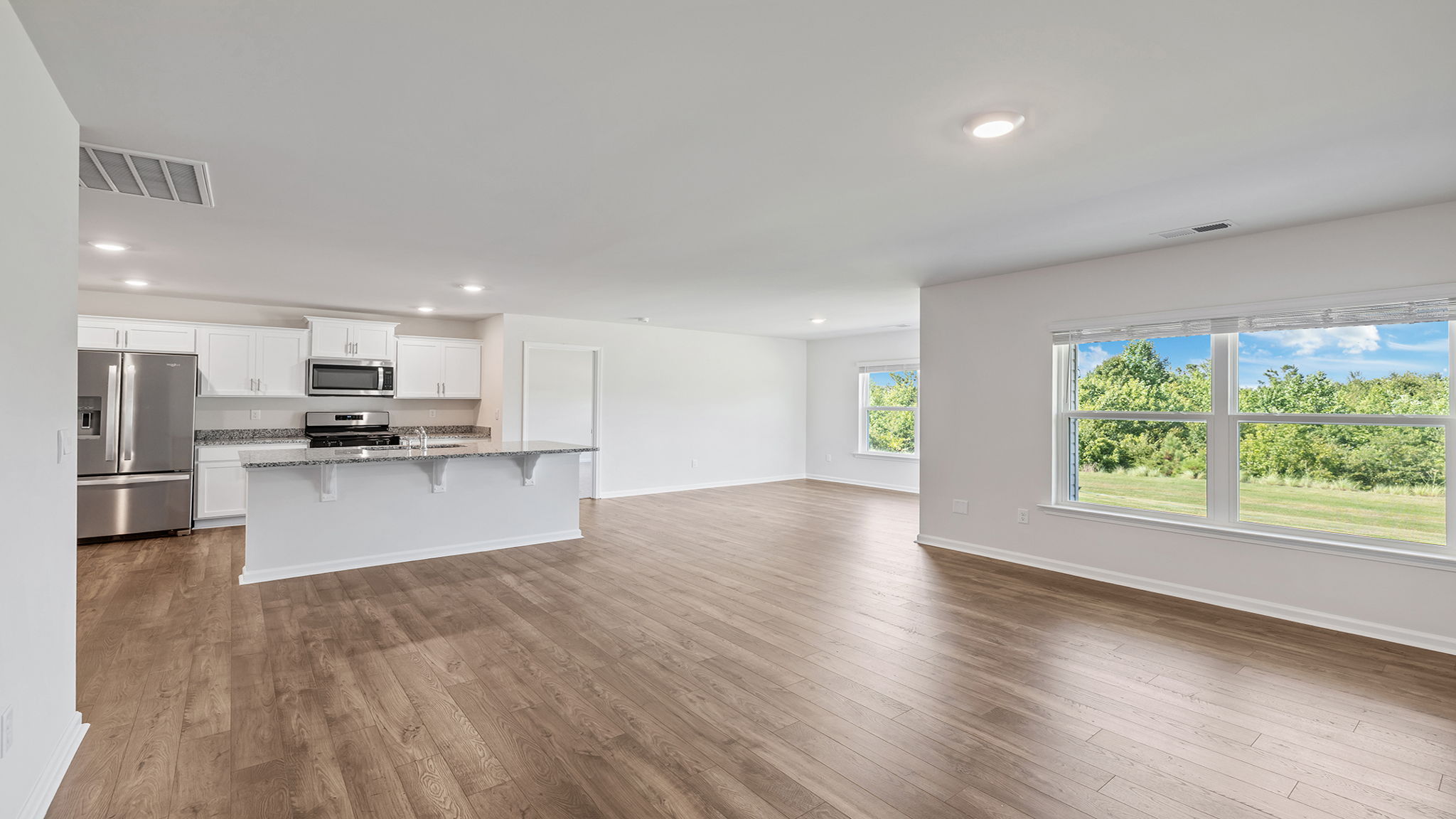 Livingroom with windows.