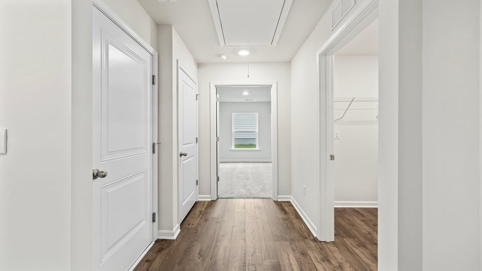Hallway to kitchen