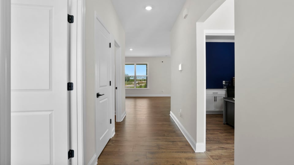Foyer to kitchen.