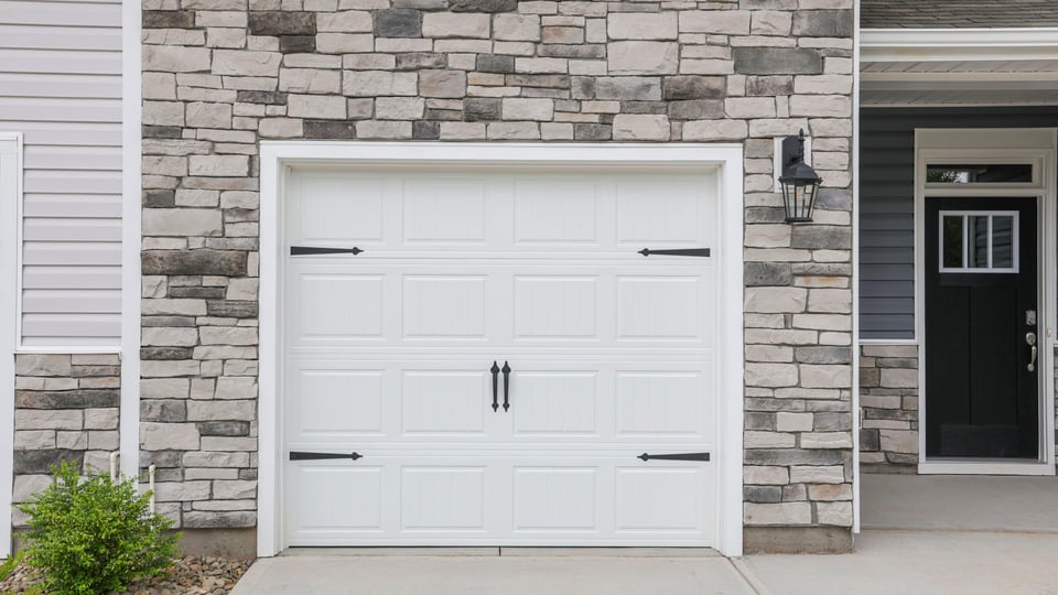 One car garage.