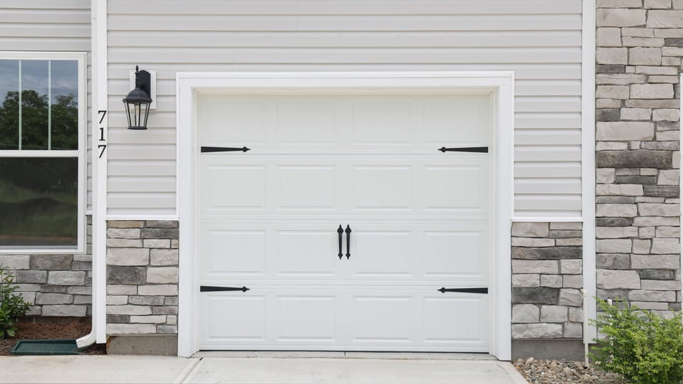One car garage.