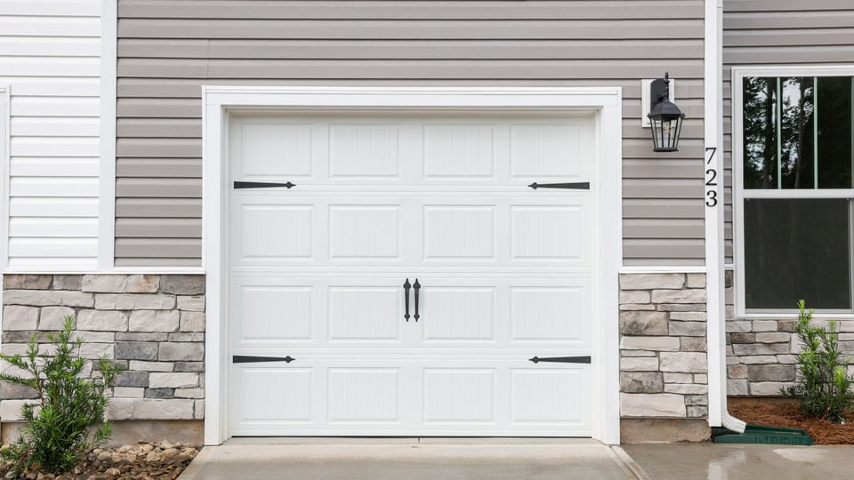 One car garage.